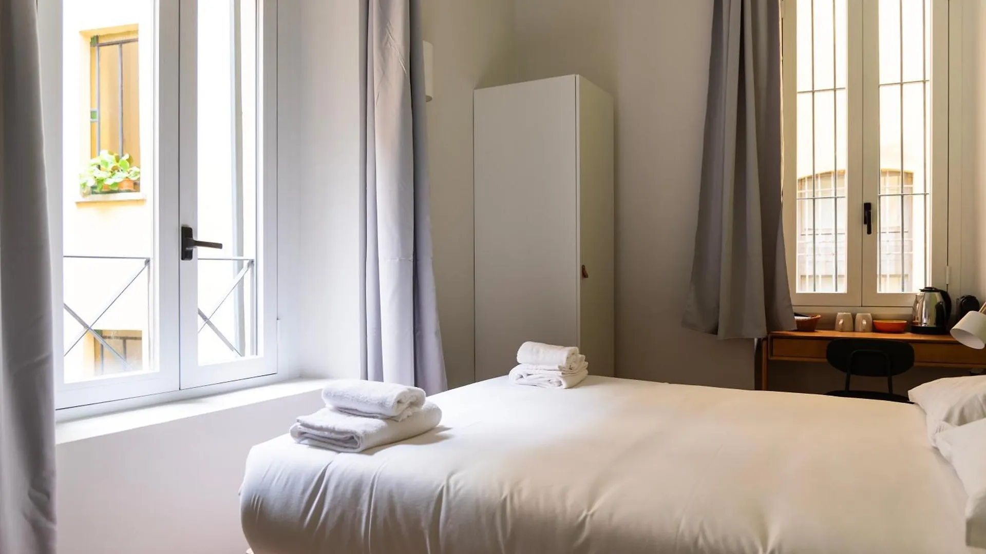 Youhosty - Ticinese Suite 4 Milánó 0*,  Olaszország